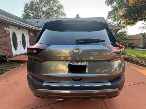 Gray 2023 Nissan Rogue SL