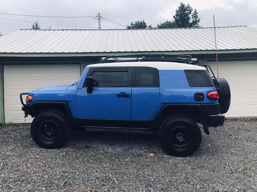 Blue 2007 Toyota FJ Cruiser Base