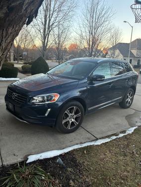 2015 Volvo XC60 T6 Platinum