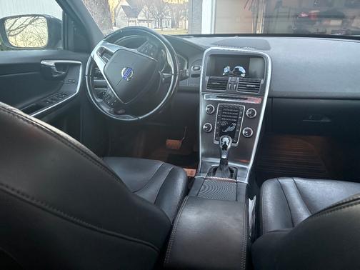 2015 Volvo XC60 T6 Platinum