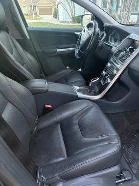 2015 Volvo XC60 T6 Platinum