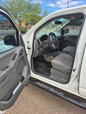 White 2018 Nissan Frontier SV