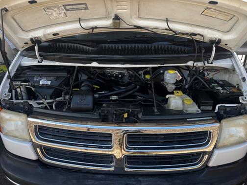 2000 Dodge Ram Van 1500