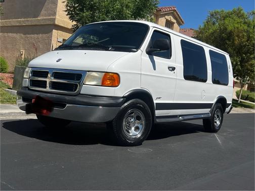 2000 Dodge Ram Van 1500