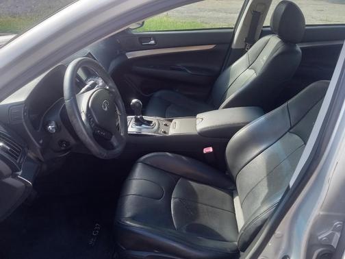 Silver 2012 INFINITI G37 Journey