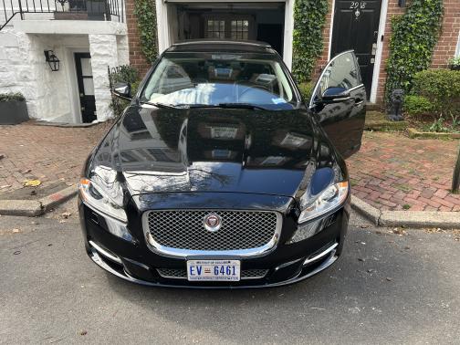 Photo 1 of 27 of 2015 Jaguar XJ Base