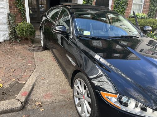 Photo 2 of 27 of 2015 Jaguar XJ Base
