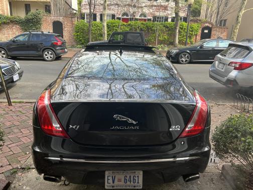 Photo 5 of 27 of 2015 Jaguar XJ Base