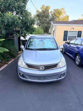 Blue 2011 Nissan Versa 1.8 SL