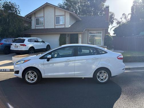 White 2018 Ford Fiesta SE