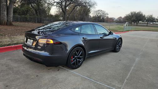 2023 Tesla Model S Plaid