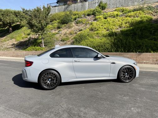 Photo 4 of 19 of 2020 BMW M2 Competition