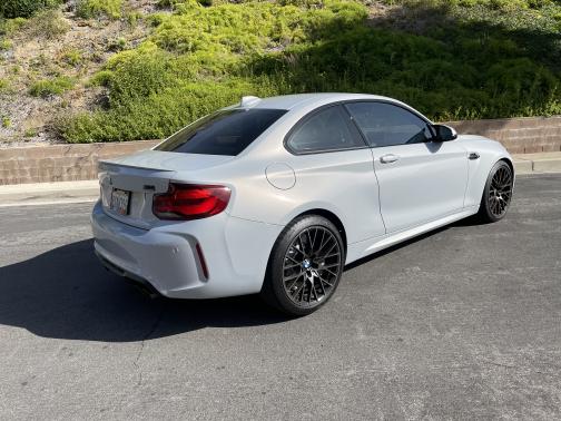 Photo 5 of 19 of 2020 BMW M2 Competition