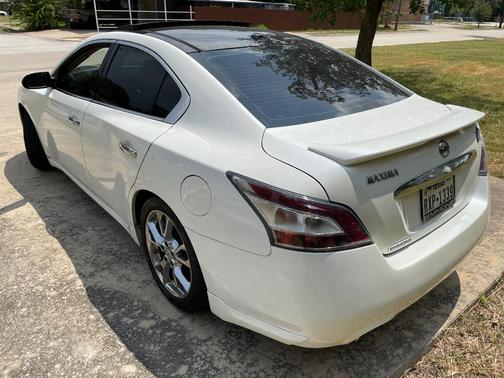 White 2014 Nissan Maxima SV