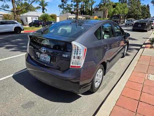 Gray 2011 Toyota Prius II