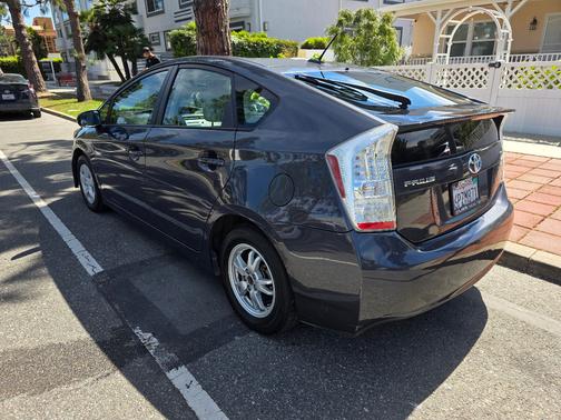 Gray 2011 Toyota Prius II