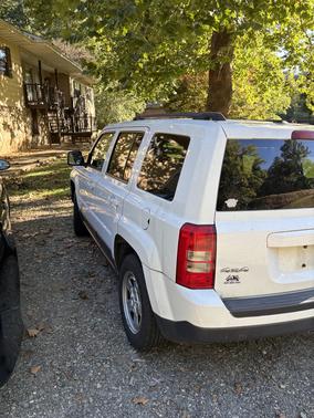 White 2016 Jeep Patriot Sport