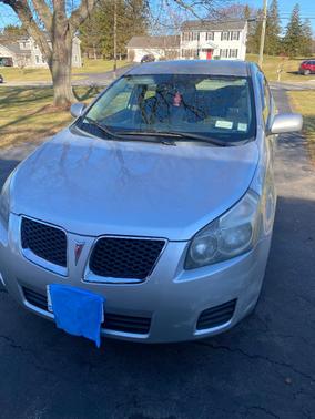 Silver 2009 Pontiac Vibe Base