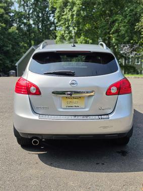 Silver 2011 Nissan Rogue SV
