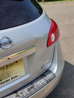 Silver 2011 Nissan Rogue SV
