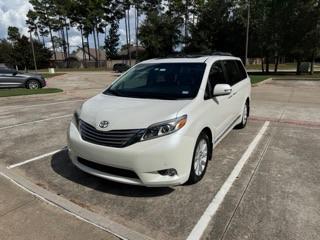 White 2015 Toyota Sienna Limited