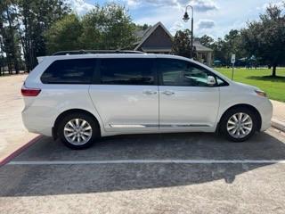White 2015 Toyota Sienna Limited
