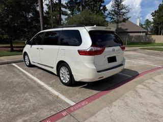 White 2015 Toyota Sienna Limited