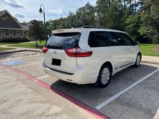 White 2015 Toyota Sienna Limited