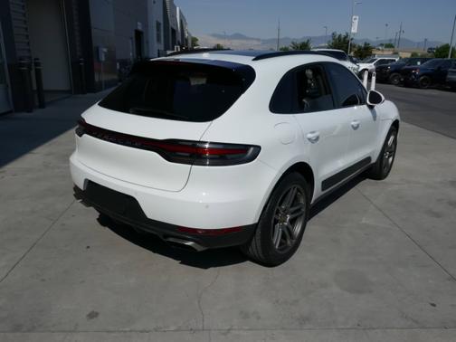 2020 Porsche Macan Macan