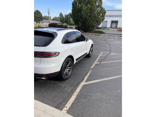 2020 Porsche Macan Macan