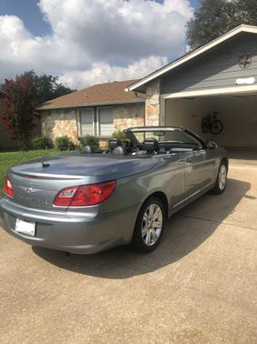 Photo 1 of 25 of 2010 Chrysler Sebring Touring