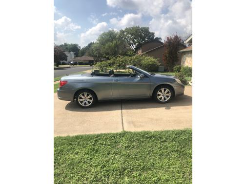 Photo 3 of 25 of 2010 Chrysler Sebring Touring