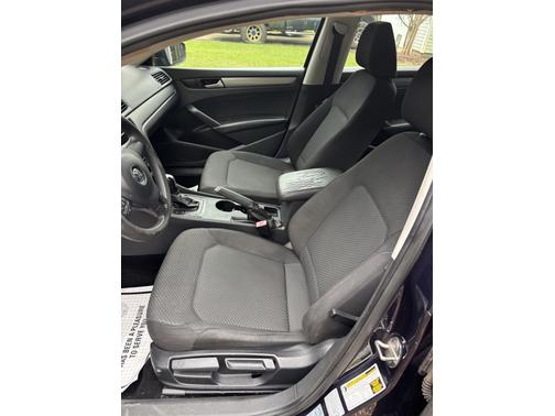2015 Volkswagen Passat 1.8T Auto S