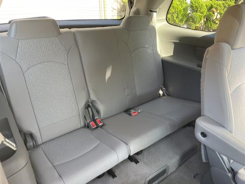 2015 GMC Acadia SLE-2