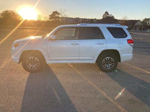 White 2013 Toyota 4Runner SR5