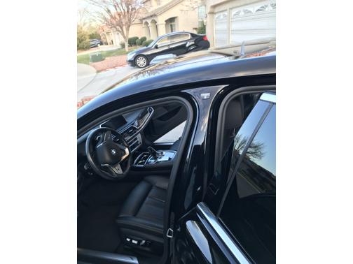 2020 BMW 740 i