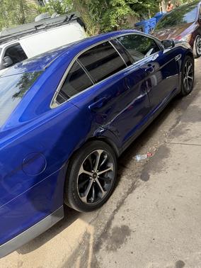 Blue 2014 Ford Taurus SEL