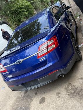 Blue 2014 Ford Taurus SEL