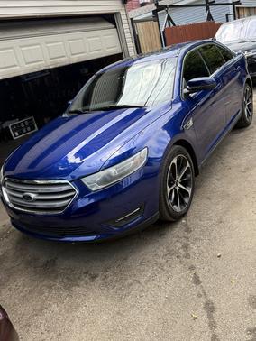 Blue 2014 Ford Taurus SEL