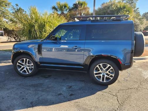 2022 Land Rover Defender X-Dynamic HSE