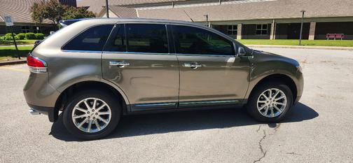 Brown 2012 Lincoln MKX Base
