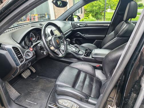 Black 2016 Porsche Cayenne Cayenne Turbo