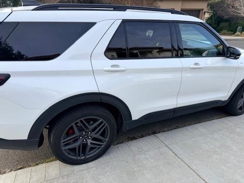 2025 Ford Explorer ST-Line 4WD