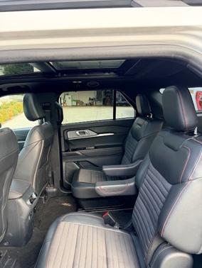 2025 Ford Explorer ST-Line 4WD