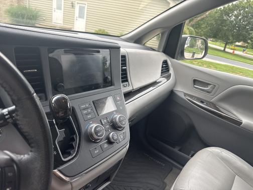 2015 Toyota Sienna XLE Premium