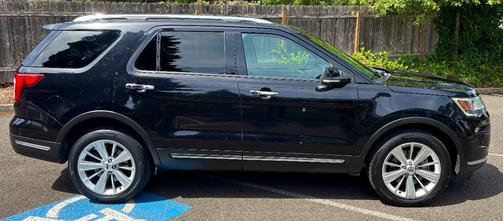 Black 2019 Ford Explorer Limited