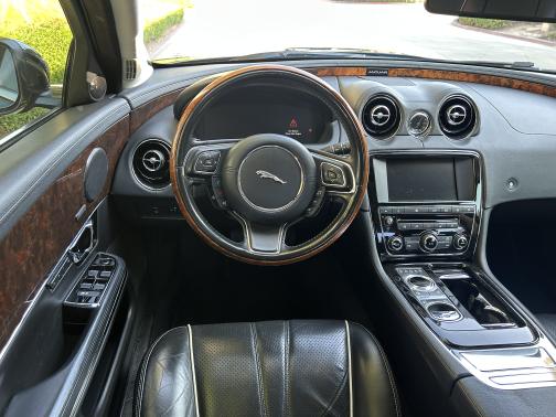 2016 Jaguar XJ XJ R-Sport