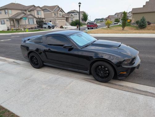 Black 2011 Ford Mustang GT Premium