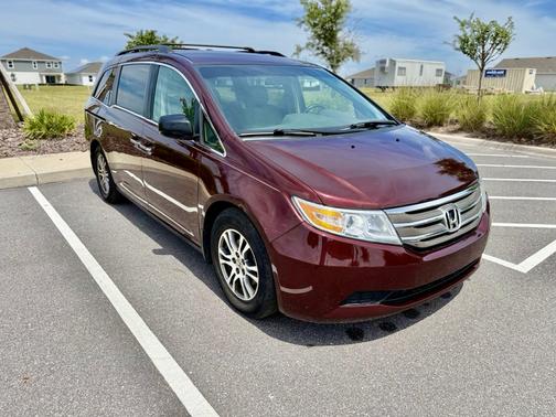 Red 2012 Honda Odyssey EX