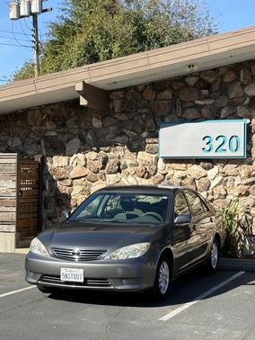 2005 Toyota Camry LE V6